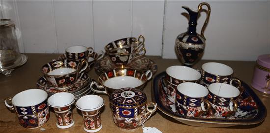 Collection of 25 pieces of mixed Crown Derby teaware